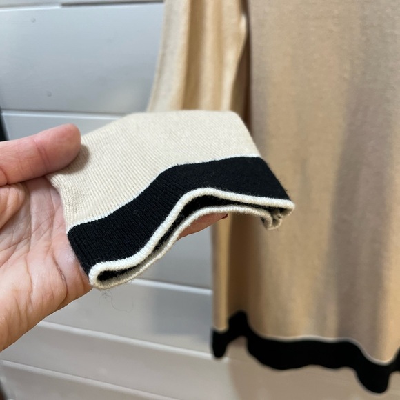 JONES NEW YORK Beige & Black Button Detail Sweater - - Picture 6 of 9